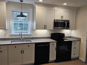 New kitchen remodeling in Salem NH by Apple Wood Construction